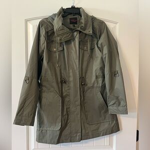 Size medium -Yoki Anorak Outerwear Olive Jacket- Removable Hood- great condition